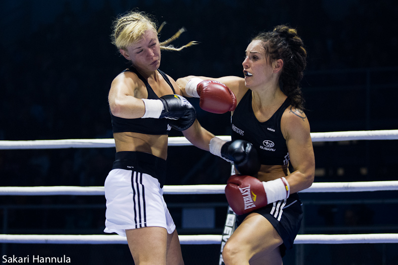 Eva Wahlstr&ouml;m (oik.) vs. Nadezha Manakova